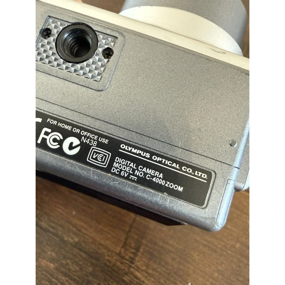 Olympus Camedia C-4000 Zoom 4MP Digital Camera with 3x Optical Zoom